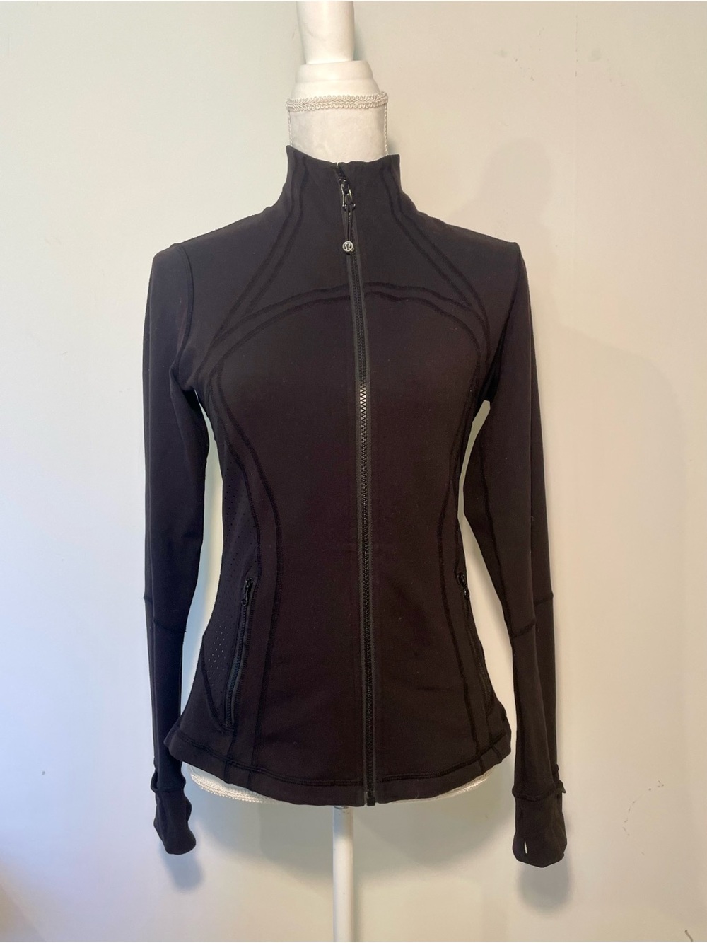 Lululemon Women's Black Zip-Front Performance Jacket Size 4
